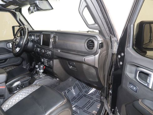 Used 2022 Jeep Wrangler Unlimited Sahara AWD/4WD image 40