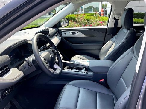 New 2026 Ford Explorer Active w/ Active Comfort Package RWD image 9
