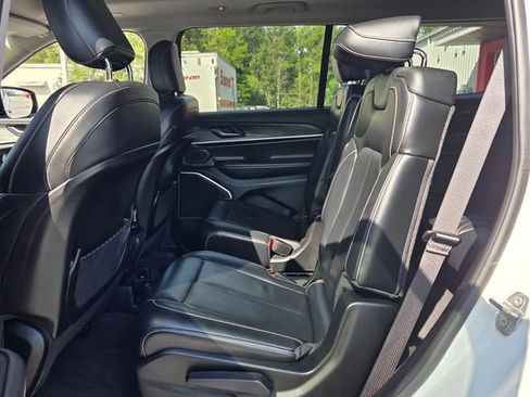 Used 2021 Jeep Grand Cherokee L Limited AWD/4WD image 10