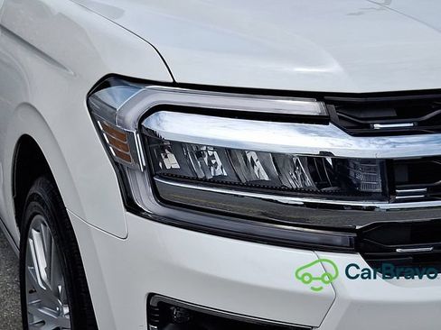 Used 2023 Ford Expedition Limited AWD/4WD image 9