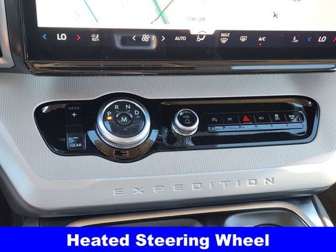 New 2026 Ford Expedition Active image 18