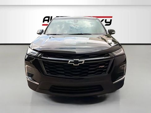 Used 2023 Chevrolet Traverse RS FWD image 2