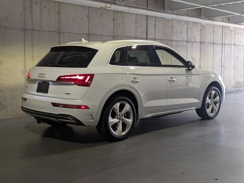 Used 2021 Audi Q5 Premium Plus w/ Premium Plus Package AWD/4WD image 9