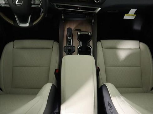 New 2026 Lexus RX 450h AWD image 17