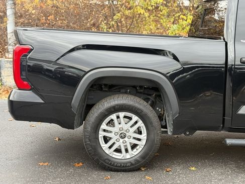 Used 2022 Toyota Tundra SR5 w/ SR5 Convenience Package image 8