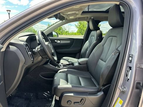 Certified 2026 Volvo XC40 B5 Plus AWD/4WD image 17