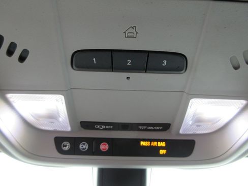 Certified 2018 Chevrolet Equinox LT FWD image 31