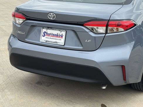 Used 2025 Toyota Corolla LE FWD image 6