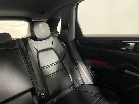 Certified 2023 Porsche Cayenne image 17