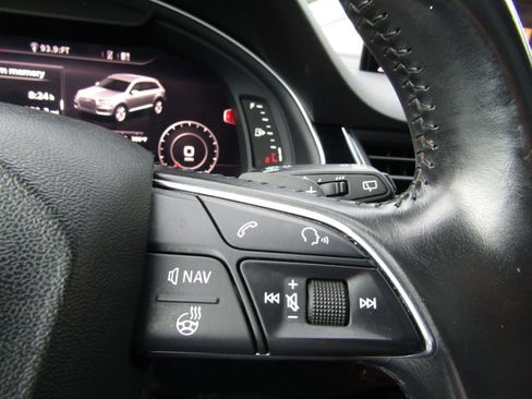 Used 2017 Audi Q7 3.0T Premium Plus w/ Premium Plus Package image 35