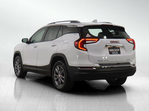 Used 2024 GMC Terrain SLT AWD/4WD image 3