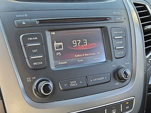 Used 2014 Kia Sorento LX FWD image 16