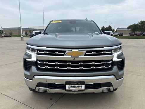 Used 2025 Chevrolet Silverado 1500 LTZ AWD/4WD image 38