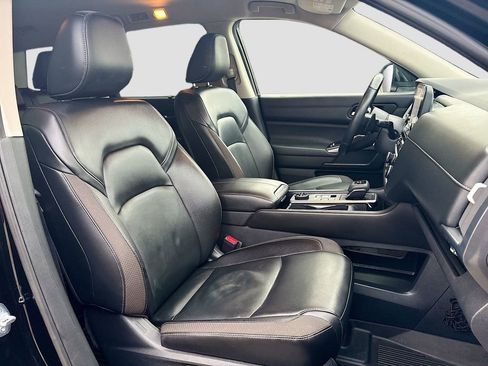 Used 2023 Nissan Pathfinder SL w/ Lighting Package (N92) AWD/4WD image 29