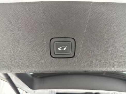 Used 2023 Chevrolet Traverse Premier w/ LPO, Floor Liner Package image 15