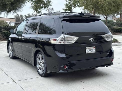 Used 2013 Toyota Sienna SE image 5