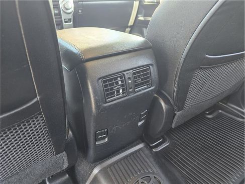 Used 2018 Toyota 4Runner SR5 Premium image 18