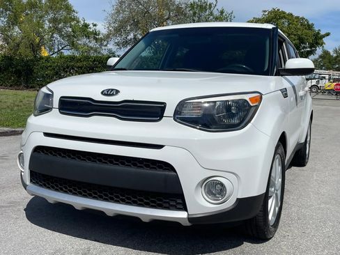Used 2018 Kia Soul + image 5