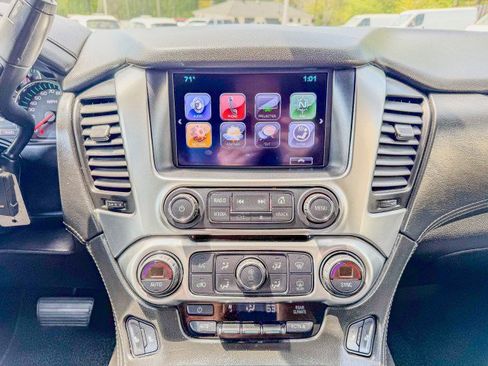 Used 2017 Chevrolet Suburban LT image 11