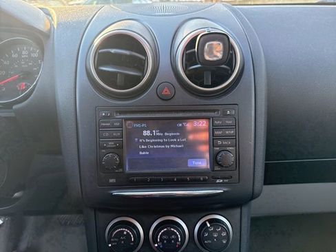 Used 2011 Nissan Rogue SV w/ SL Pkg image 9