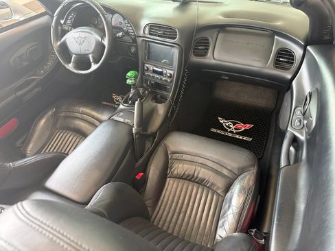 Used 2000 Chevrolet Corvette Convertible w/ Memory Pkg RWD image 14