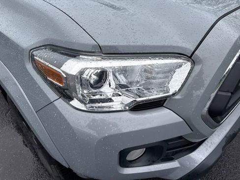 Certified 2021 Toyota Tacoma SR5 image 12