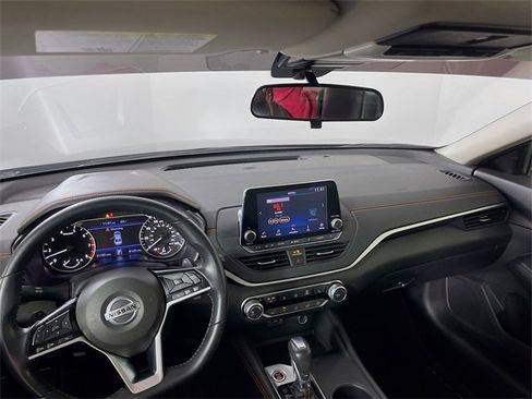 Used 2020 Nissan Altima 2.5 SR w/ Premium Package image 24