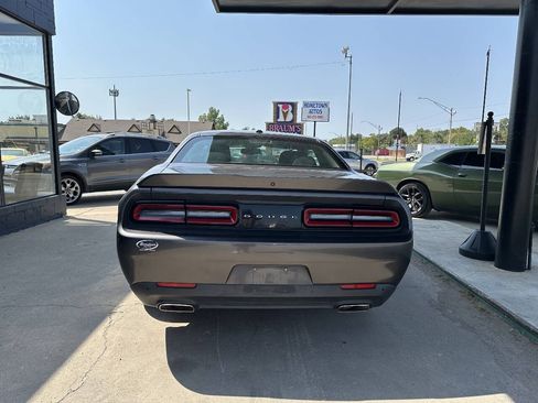Used 2021 Dodge Challenger SXT w/ Driver Convenience Group RWD image 7