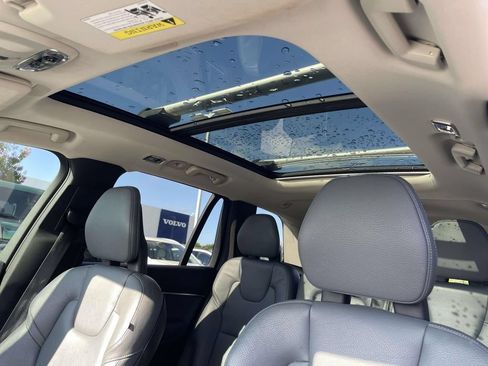 Used 2020 Volvo XC90 T6 Momentum w/ Protection Package Premier AWD/4WD image 9