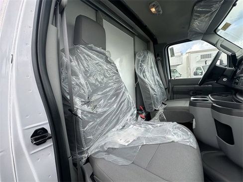 New 2024 Ford E-450 and Econoline 450 Super Duty w/ Power Windows & Locks Group image 30