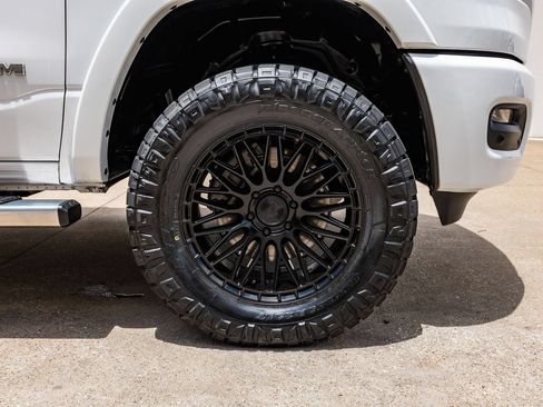 Used 2025 RAM 1500 Laramie w/ Sport Appearance Package AWD/4WD image 12