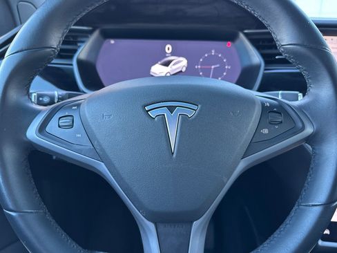 Used 2018 Tesla Model X 75D image 28