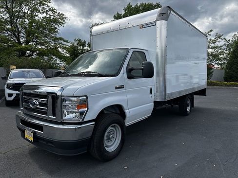 Used 2024 Ford E-350 and Econoline 350 Super Duty w/ Power Windows & Locks Group RWD image 9