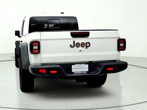 Used 2025 Jeep Gladiator Mojave w/ Convenience Group AWD/4WD image 6