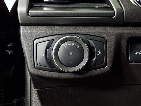 Used 2016 Ford Fusion SE image 24