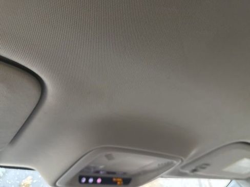 Used 2020 Chevrolet Traverse LT image 23