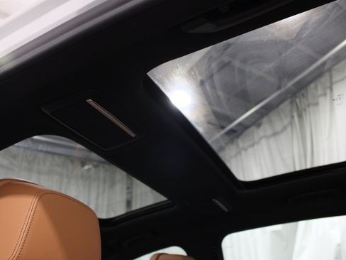 Used 2020 BMW 750i xDrive w/ Executive Package AWD/4WD image 25