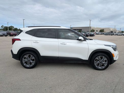 Certified 2024 Kia Seltos S FWD image 4