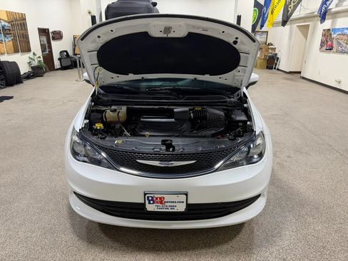 Used 2020 Chrysler Voyager LX FWD image 56