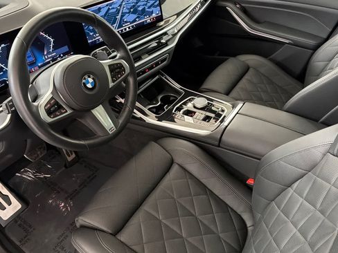 Used 2024 BMW X7 xDrive40i w/ M Sport Package AWD/4WD image 11