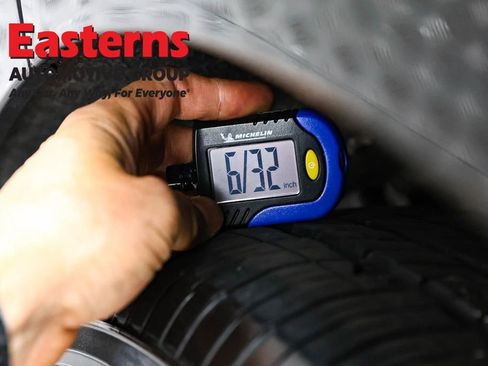 Used 2024 Chrysler Pacifica Select FWD image 27