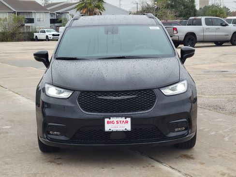 New 2026 Chrysler Pacifica Select image 8