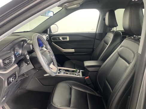 Used 2023 Ford Explorer XLT w/ Equipment Group 202A AWD/4WD image 16