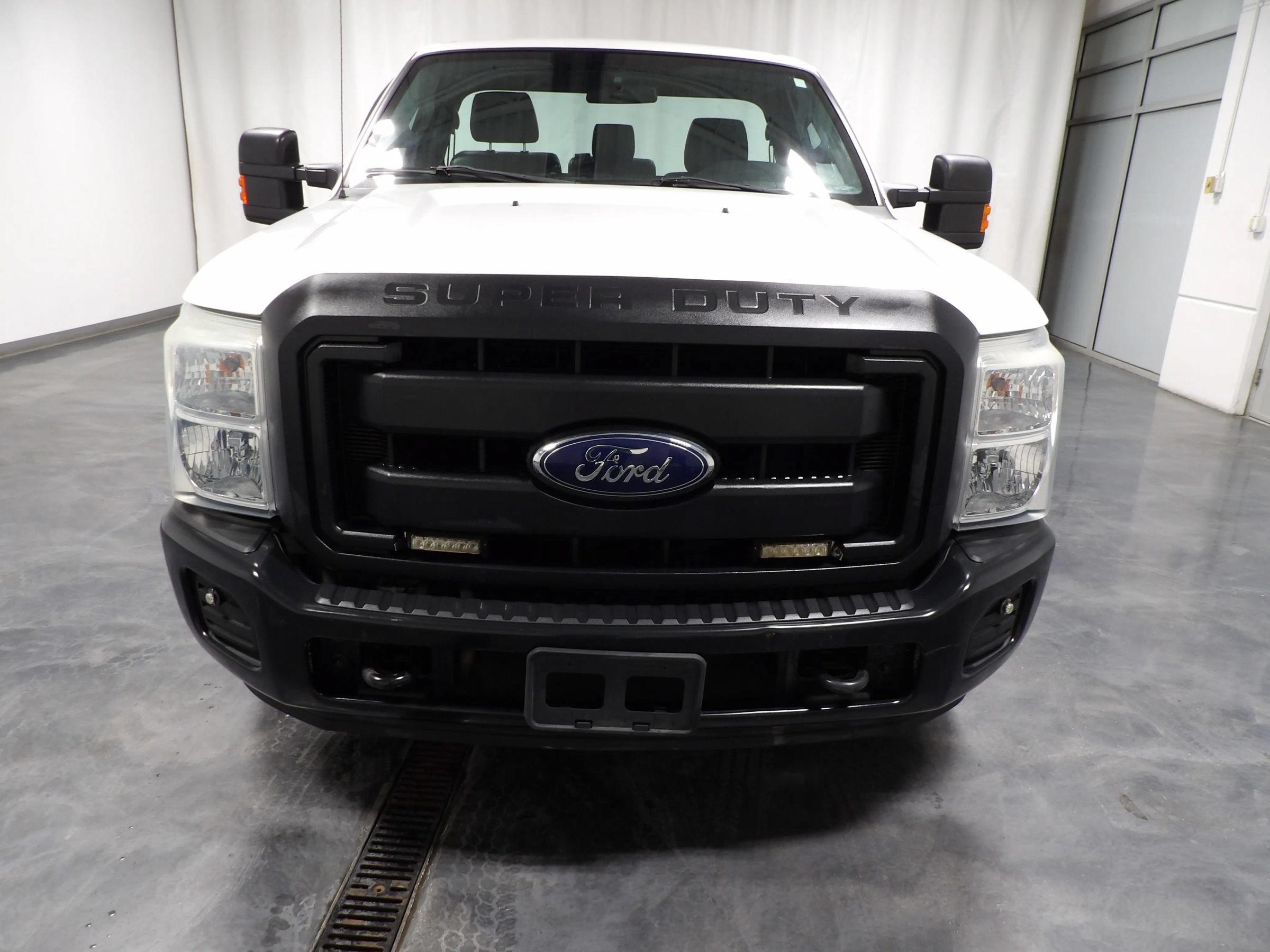 Used 2016 Ford F250 XL w/ Power Equipment Group RWD image 3