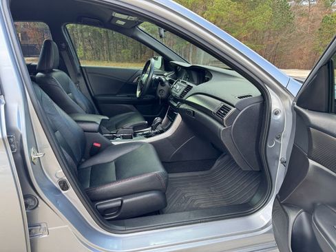 Used 2017 Honda Accord Sport Special Edition image 16