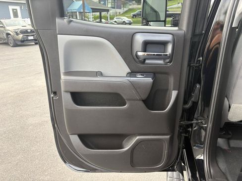 Used 2018 Chevrolet Silverado 3500 W/T w/ WT Convenience Package AWD/4WD image 21