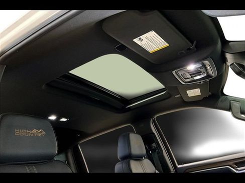 Certified 2022 Chevrolet Silverado 1500 High Country w/ High Country Premium Package image 26