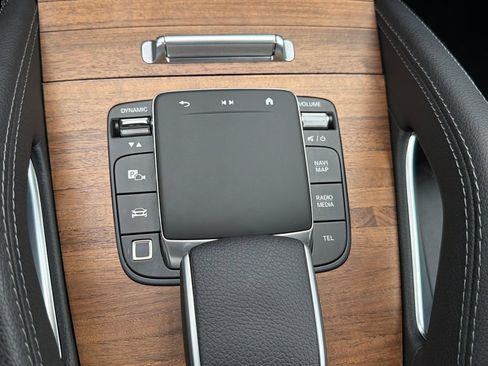 Used 2025 Mercedes-Benz GLE 350 4MATIC image 24