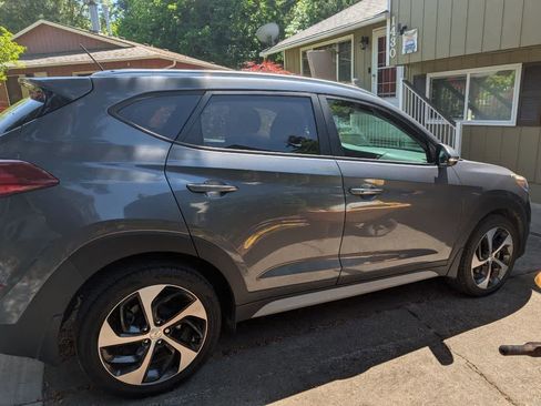 Used 2017 Hyundai Tucson Sport w/ Cargo Package AWD/4WD image 3