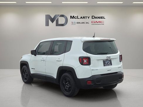 Used 2020 Jeep Renegade Sport image 4